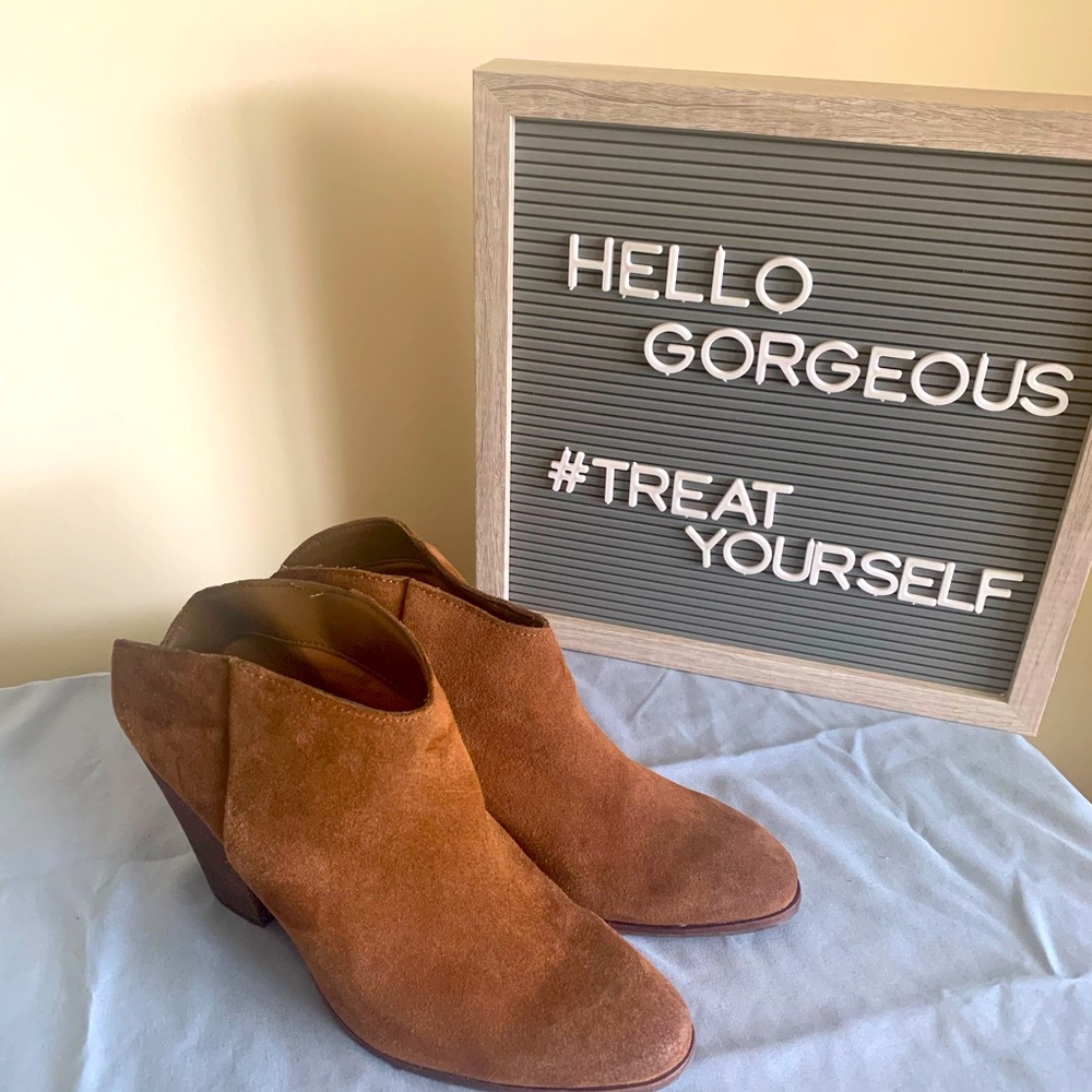 Dolce Vita Suede Slip On Bootie Size 8